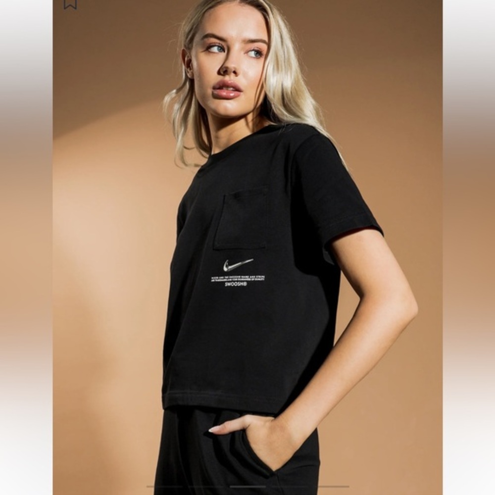 AUTHENTIC NIKE WOMEN NSW POCKET SWOOSH HEAVY COTTON  T SHIRT